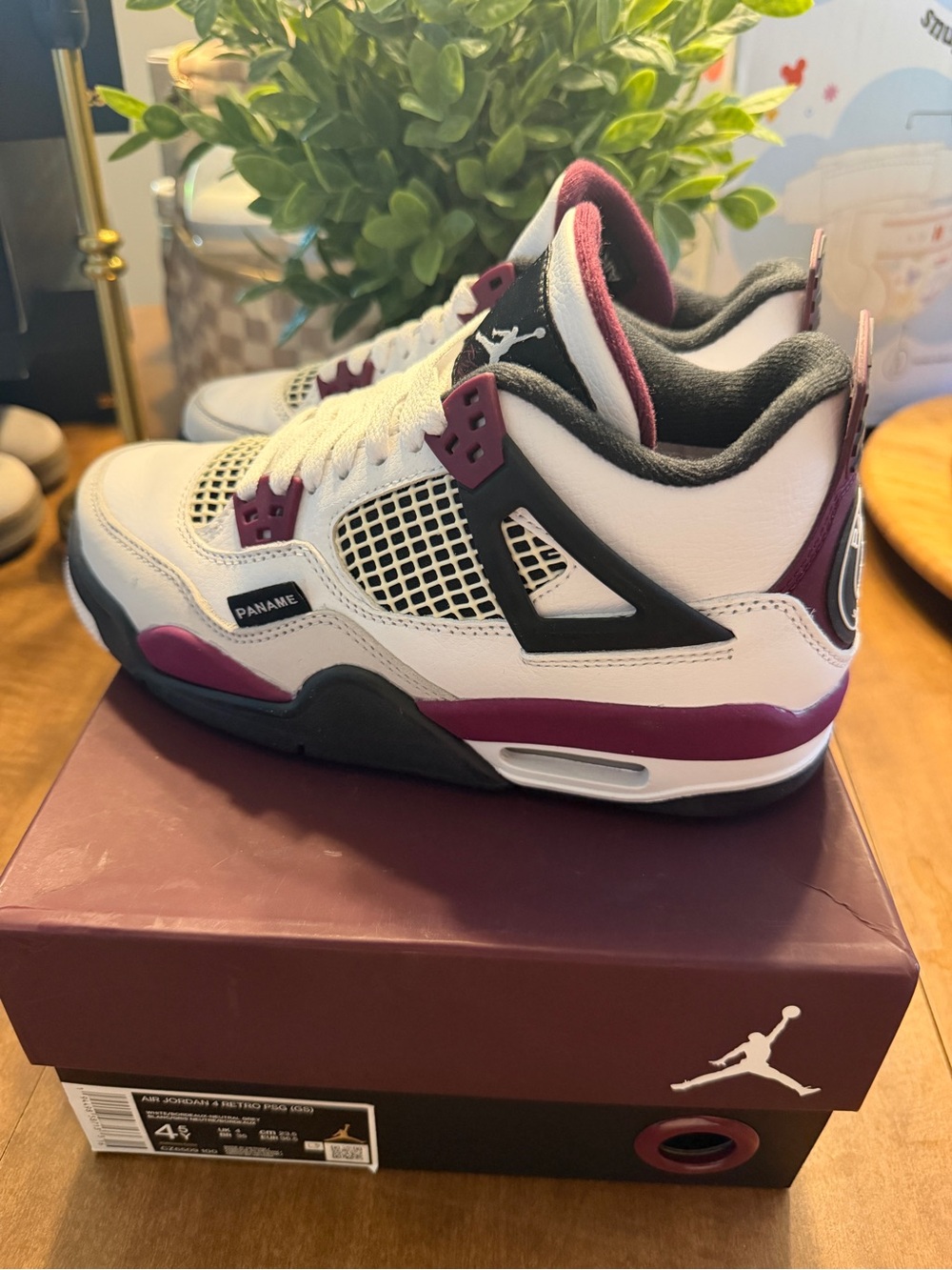 Jordan 4 Retro x Paris Saint-Germain Bordeaux 2020 Size 4.5Y Youth